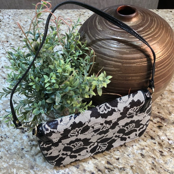 Steve Madden Black White Floral Print Mini Handbag Clutch - Picture 7 of 7